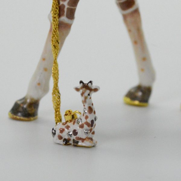 Swanky Giraffe Jewelry Box with Necklace